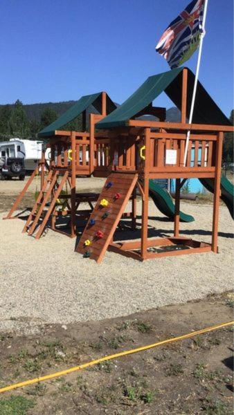 Christina Lake Motel And Rv Park Exterior photo